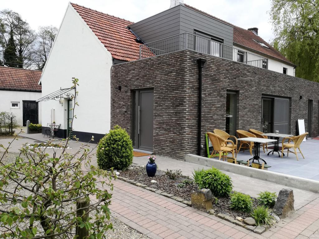 Vakantieverblijf Volmolen B&B Maaseik Esterno foto